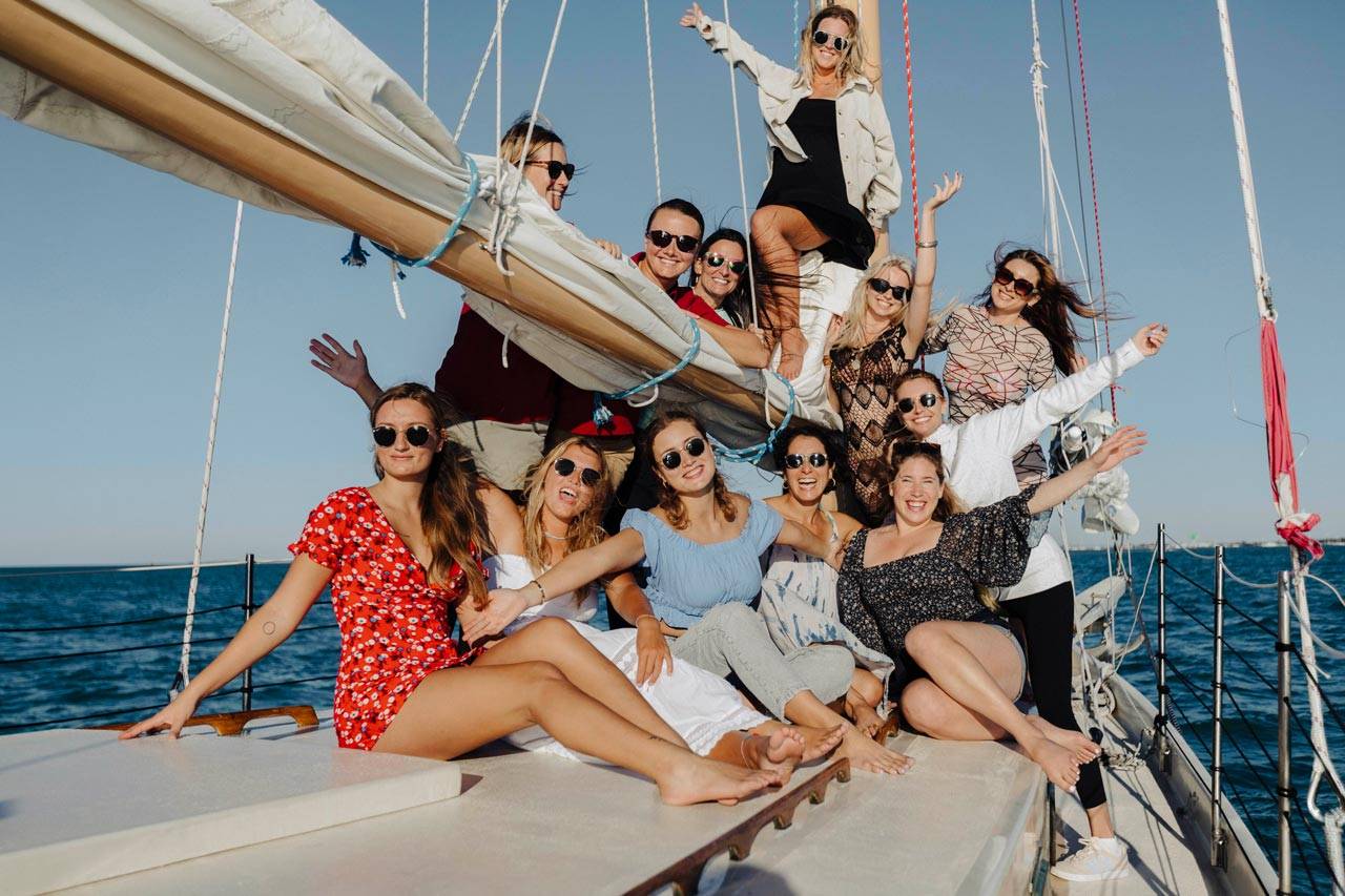 How to Charter your Special Event Party Boat or Dinner Cruise
